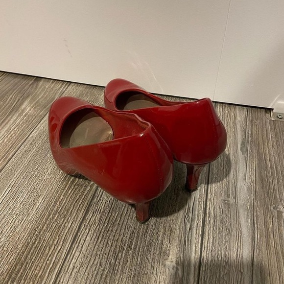 Red High Heels - Picture 2 of 3